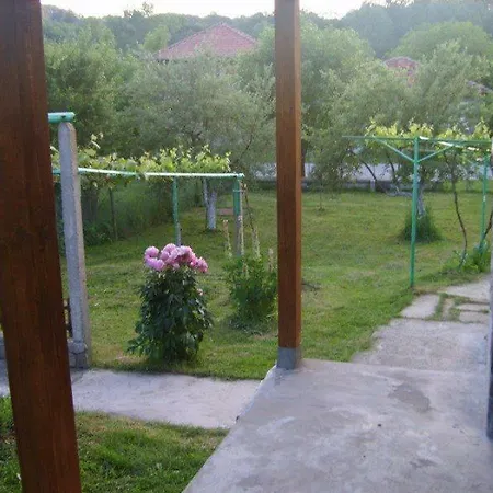 Penzion Къща За Гости” Веси Ем”